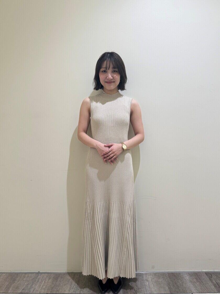 anuans　ルミネ横浜の制服3