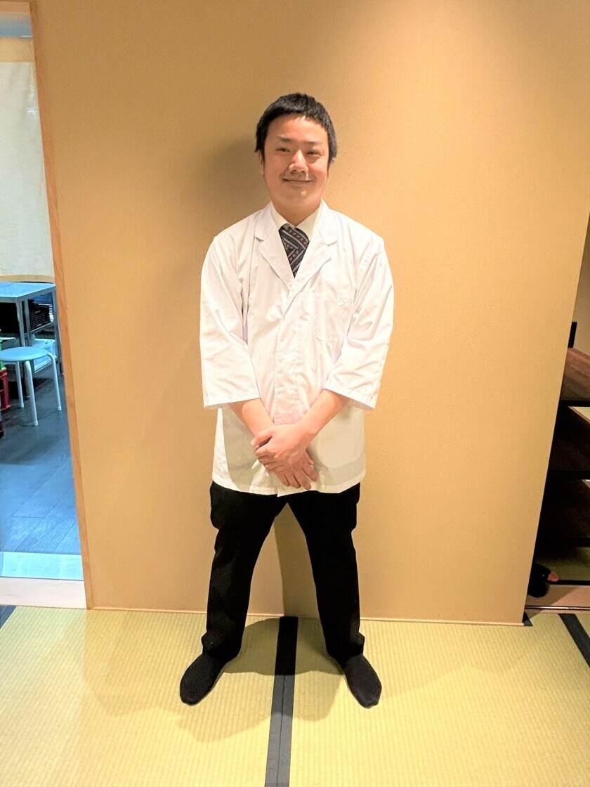 京都つゆしゃぶ　ちりり　CHIRIRIの制服1