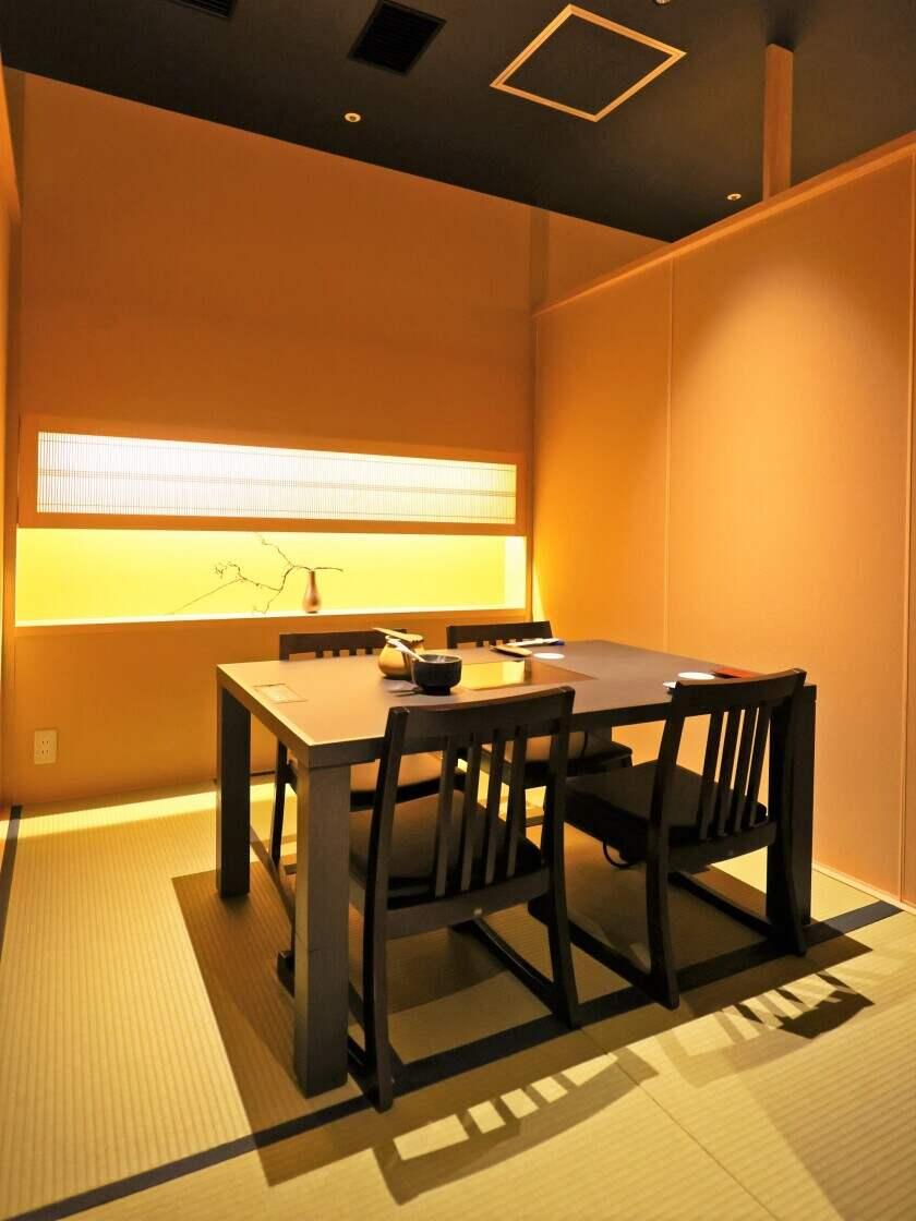 京都つゆしゃぶCHIRIRI 品川店の制服9