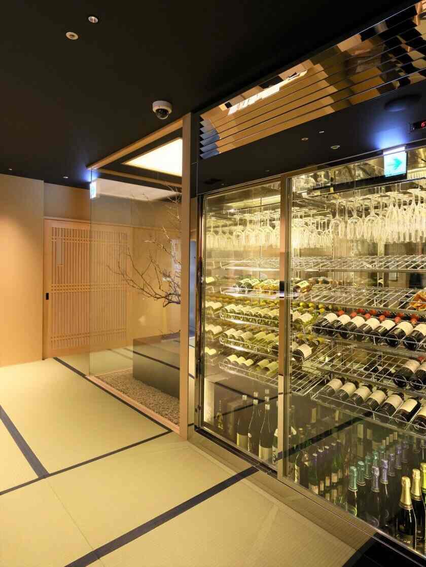 京都つゆしゃぶCHIRIRI 梅田店の制服9