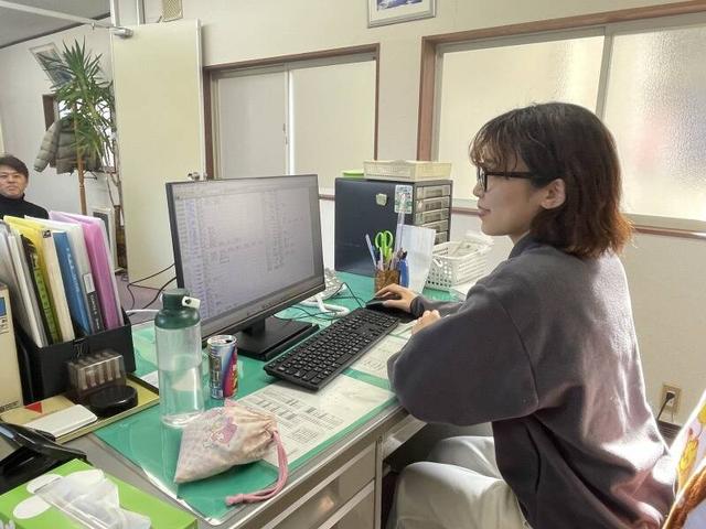 経理事務♪早上がり・中抜け可能！服装自由/完全週休2日/賞与有(オフィス、堺市堺区)のイメージ画像