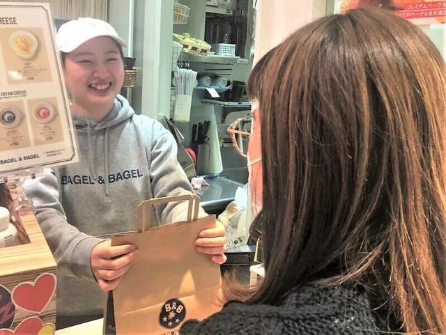 ベーグル専門店の販売スタッフ l 早朝時給：1380円～(販売、大阪市北区)のイメージ画像