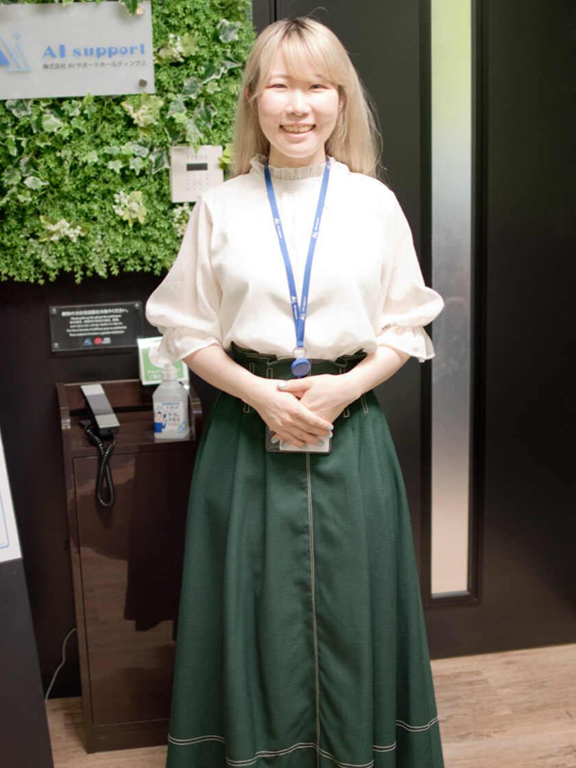 株式会社コンタクトサポートの制服2