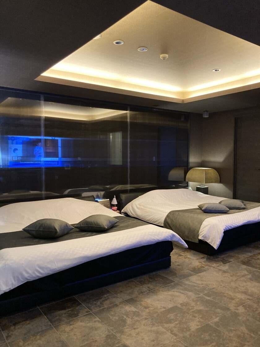 ホテルフェリーチェ豊中店の制服5