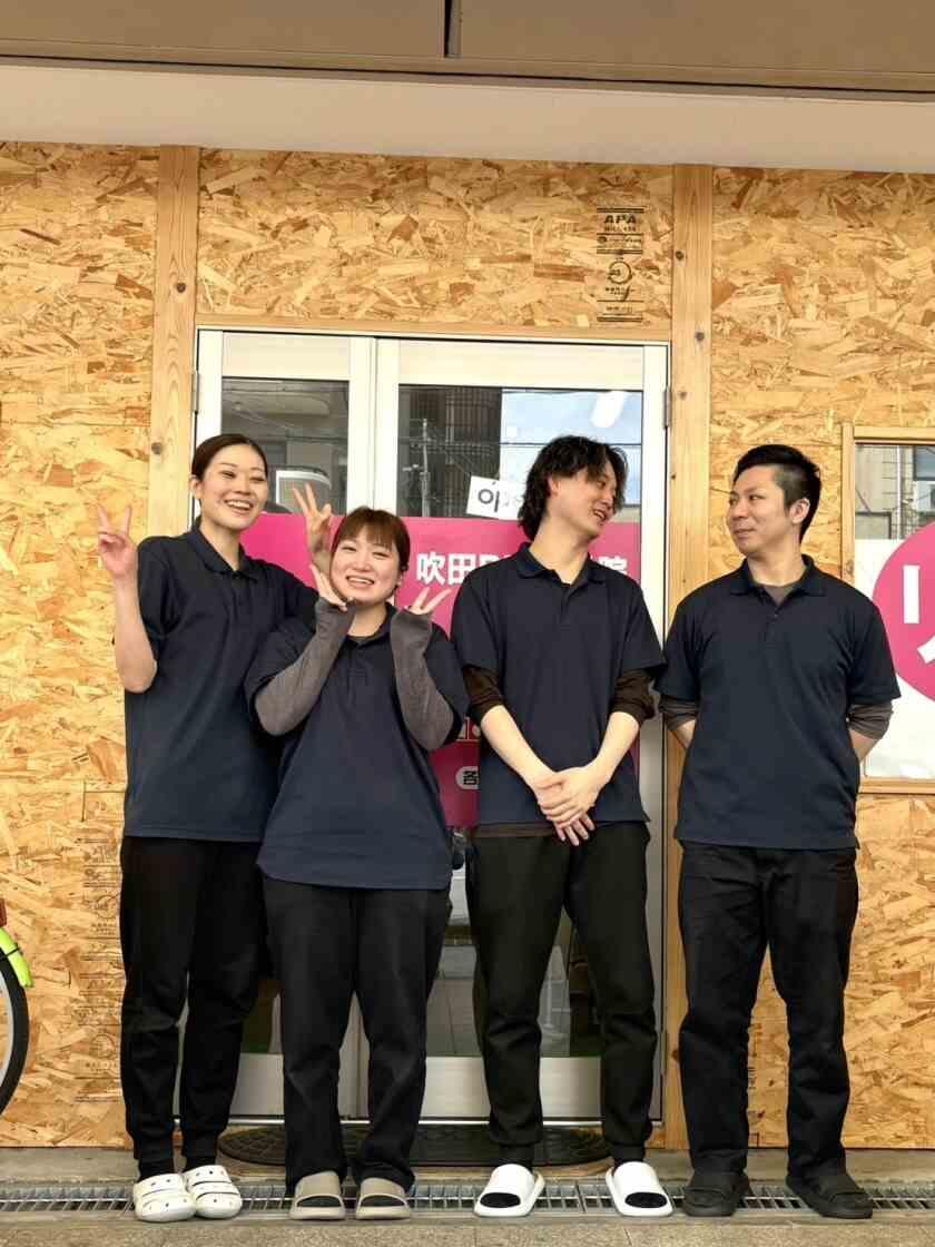 株式会社あいエイトの制服1