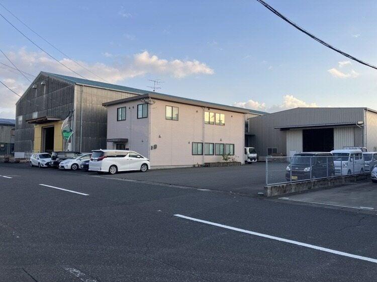 株式会社松下商店　鹿児島営業所の制服1