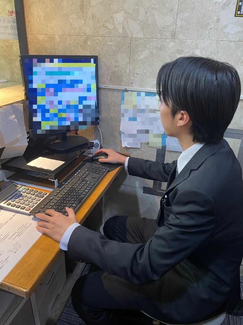 グローバルホテルの制服2