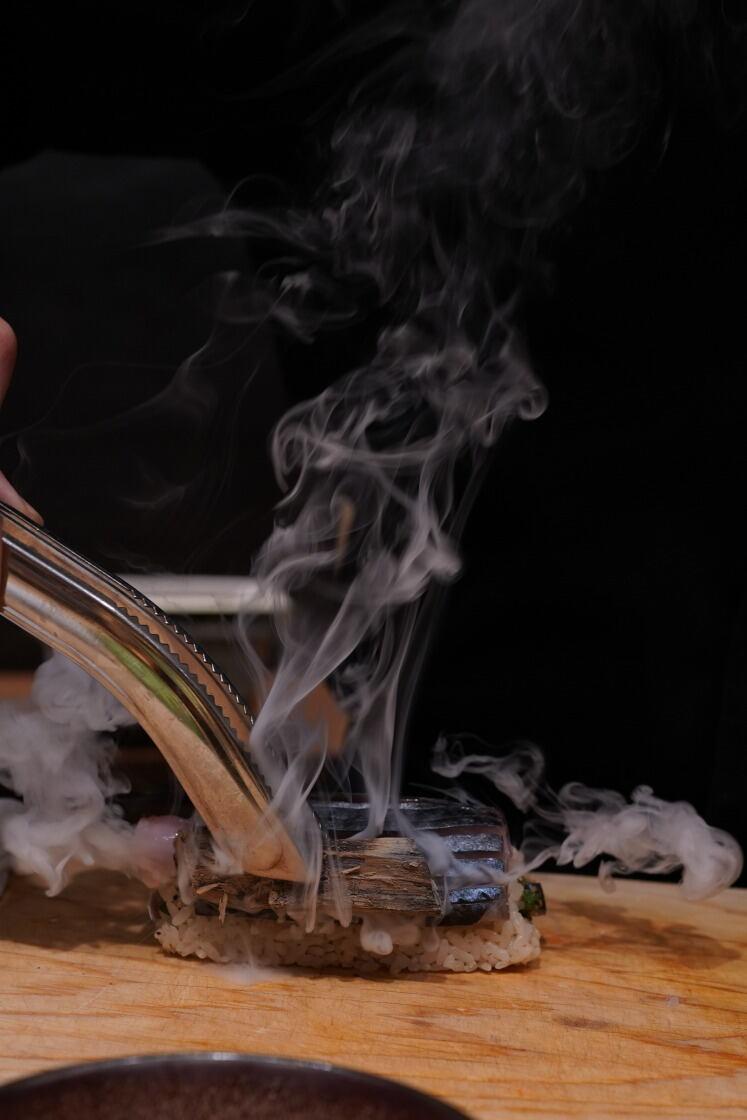 株式会社FORTRIZE(鮨　NONOUE)の制服3