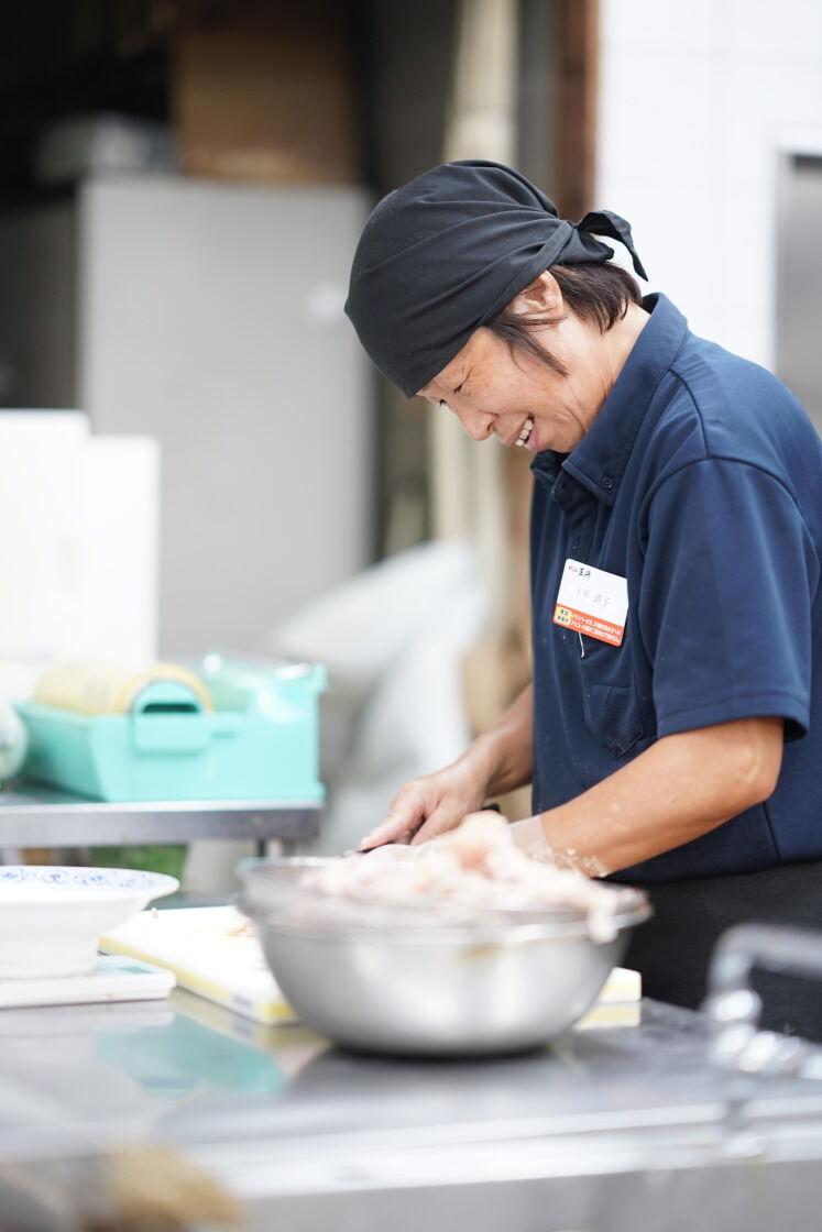 株式会社FORTRIZE(餃子の王将　外環富田林店)の制服2