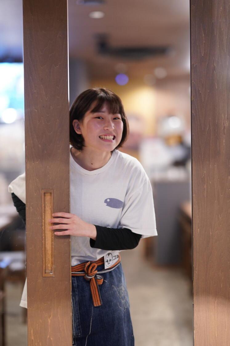 株式会社FORTRIZE(すじ煮込みと魚の大衆炉端　頂屋)の制服2