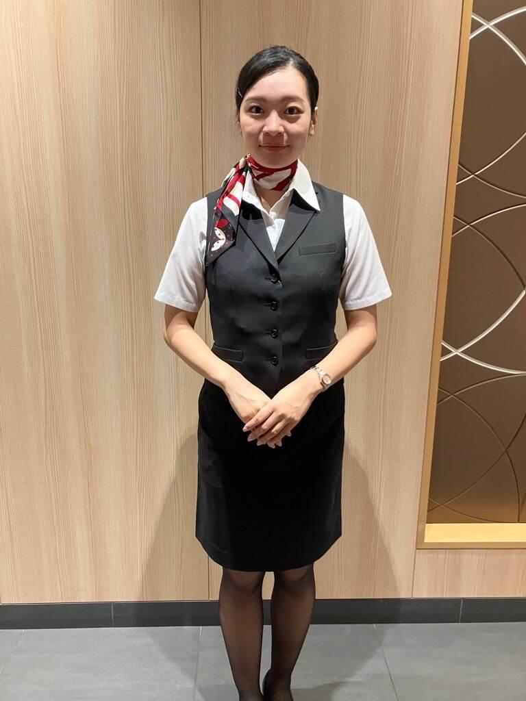 JALラウンジ中部国際空港の制服1