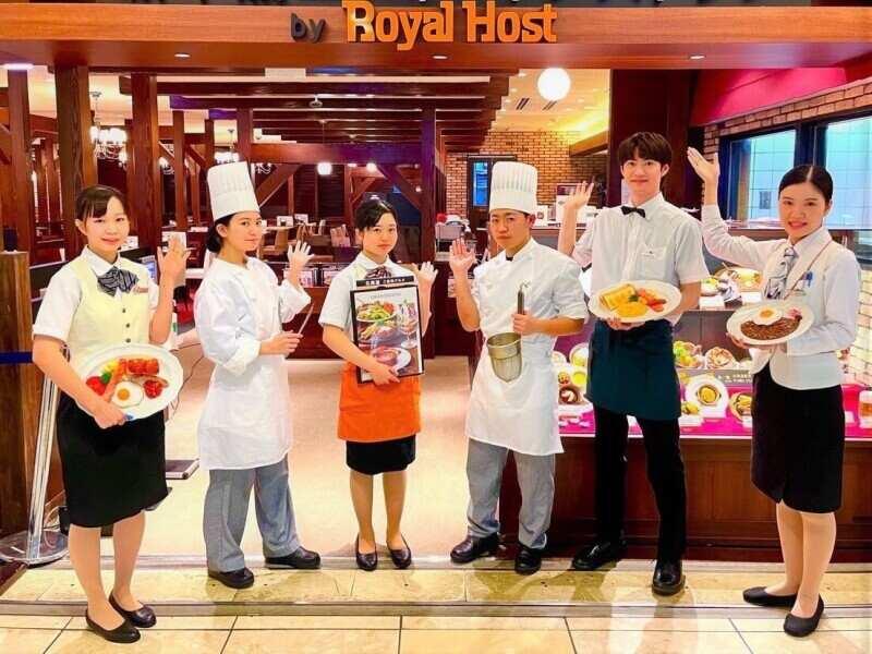 ロイヤルホスト大分空港店の仕事画像1