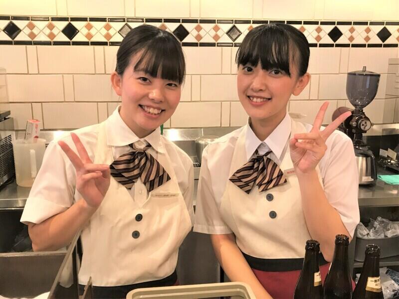 ロイヤルホスト大分空港店の仕事画像2