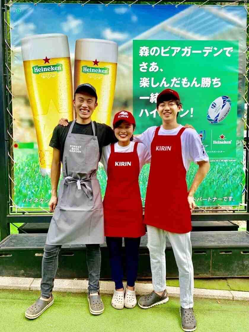 森のビアガーデンの制服2