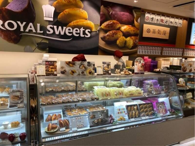 ロイヤルスイーツ福岡空港店の仕事画像1