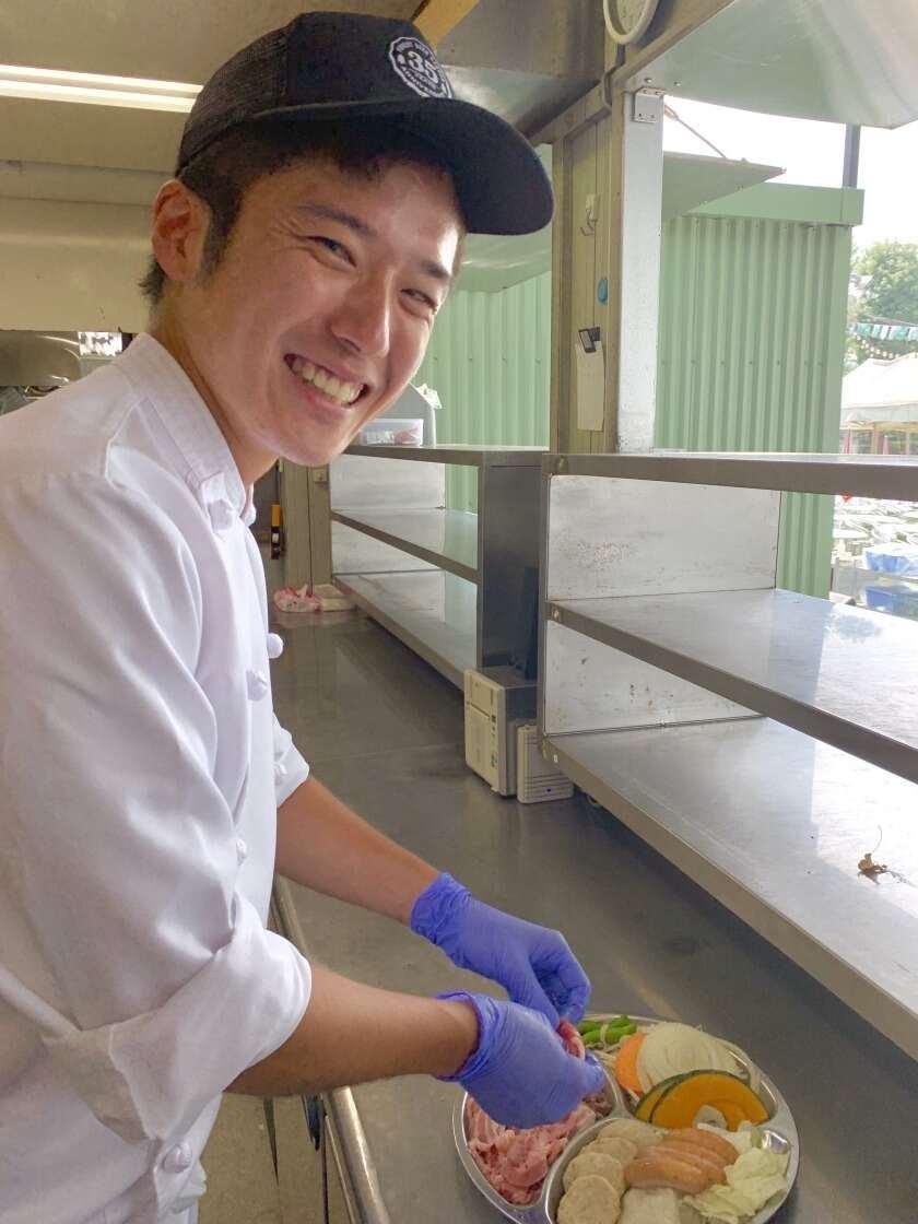 森のビアガーデンの制服1