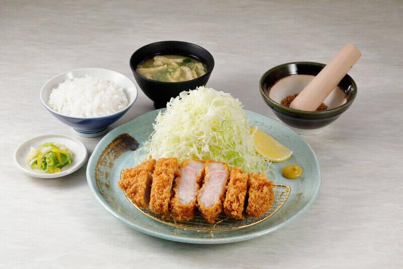 古賀サービスエリア 黄金色の豚の仕事画像1