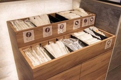 ホテルリリーフなんば大国町(HOTEL RELIEF Namba Daikokuchou)の制服3