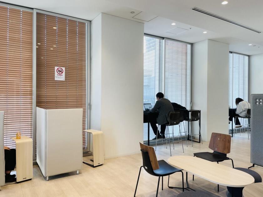 時事通信社　外経部　アルバイトの制服2