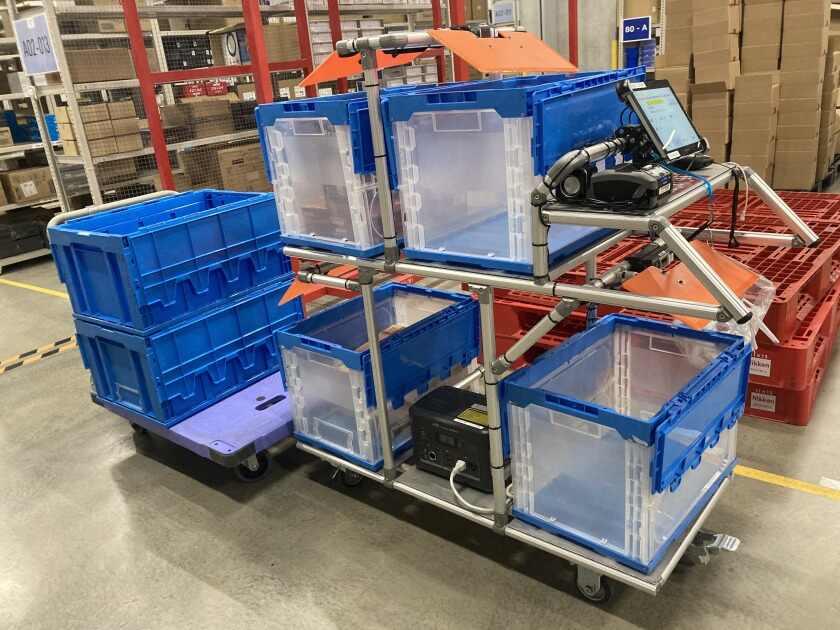 株式会社首都圏WMS　浦安PCの制服8