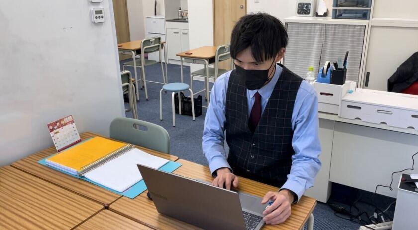 株式会社リバーウッド　【塾講師】　＼チャットで即面接予約可／の制服2