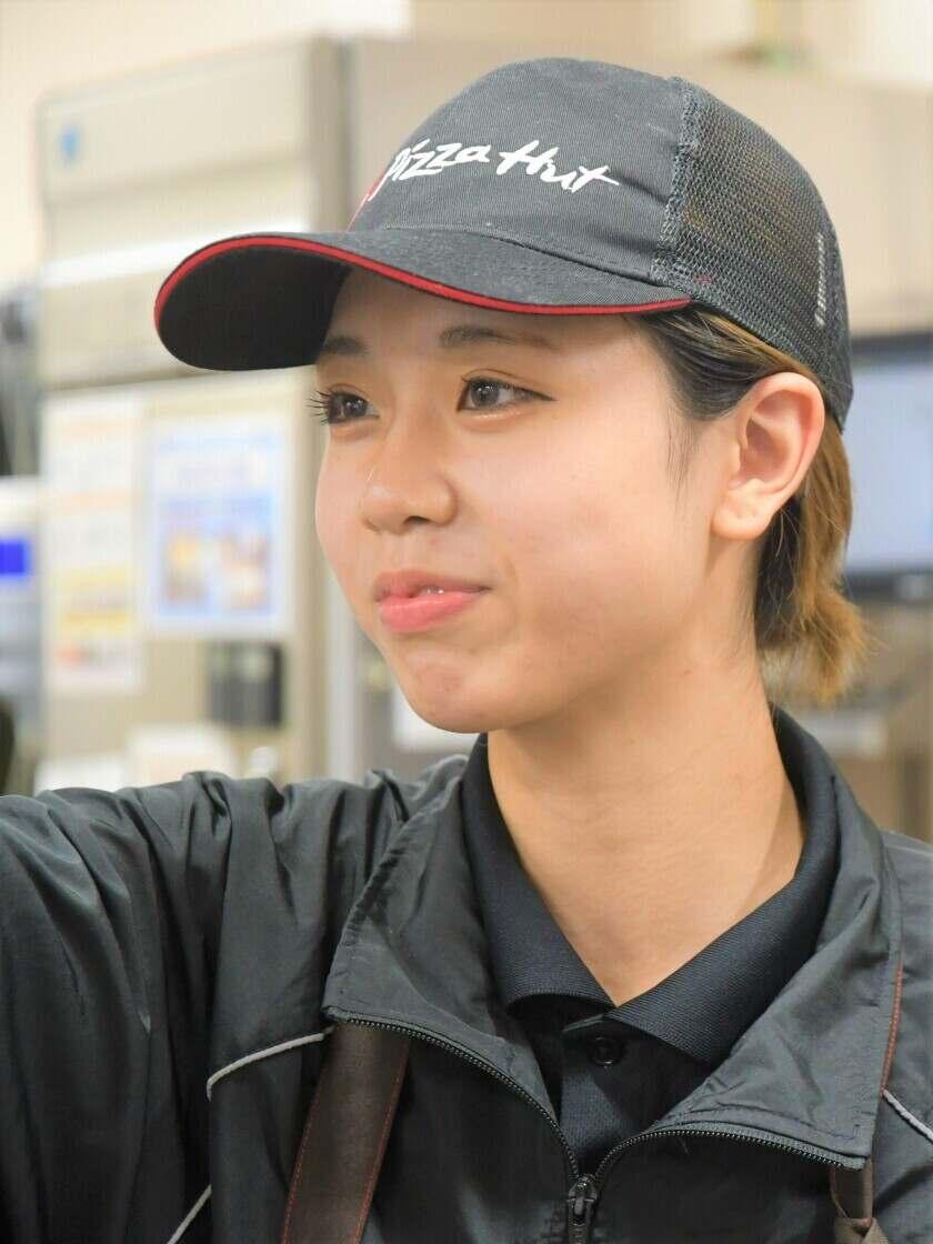 ピザハット 深川店の制服1