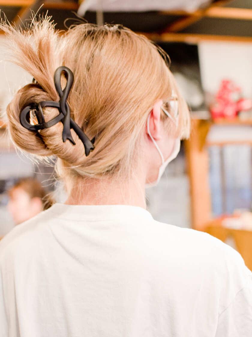 水道橋牛タンいろ葉の制服3