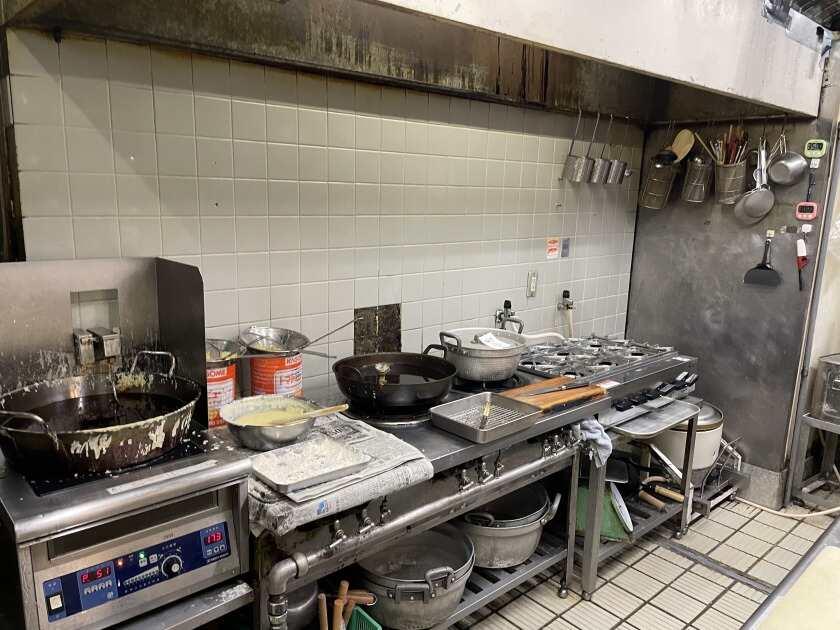 四國うどん 河北本店の制服6