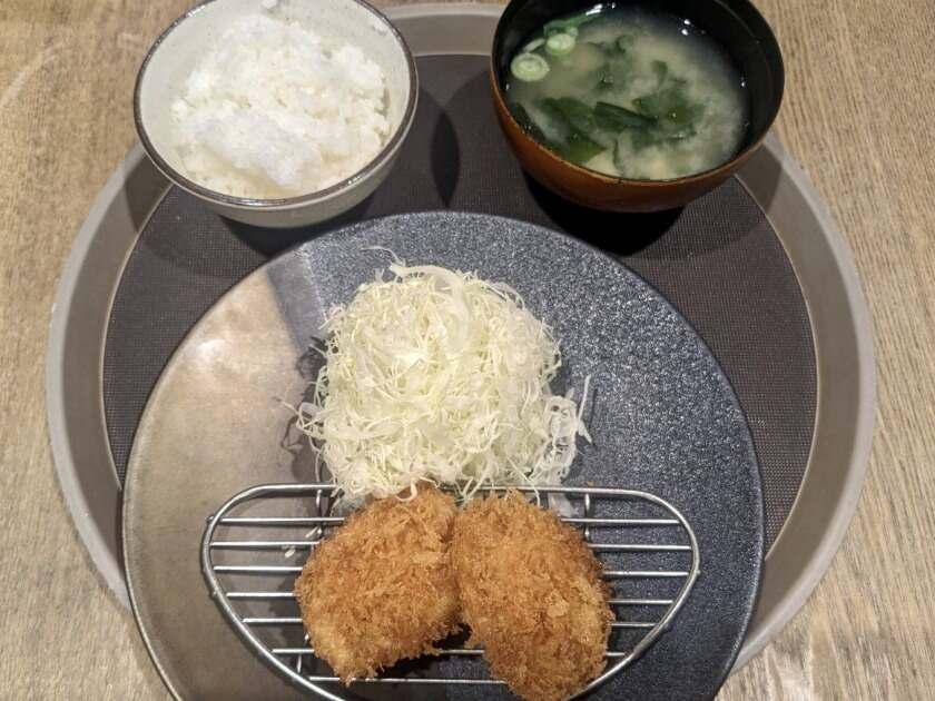 かつ辰 交野店の制服8