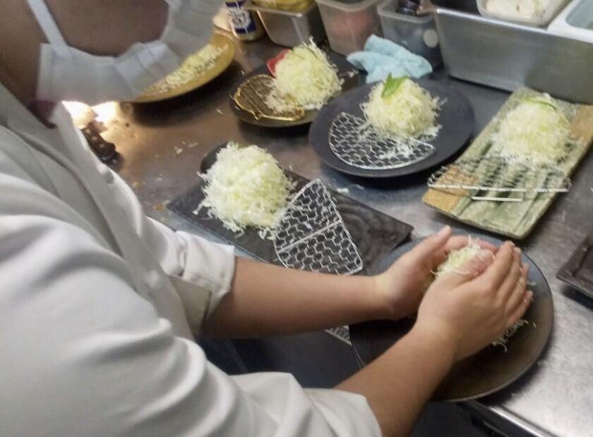 かつ辰 本店の制服3