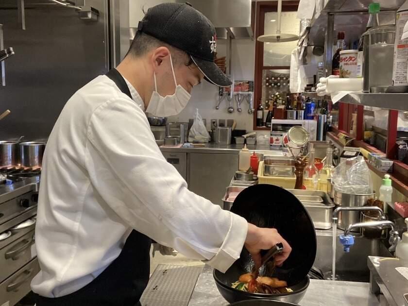 釜あげスパゲッティ すぱじろう渋谷の制服3