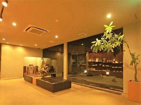 源泉と離れのお宿-月の制服1