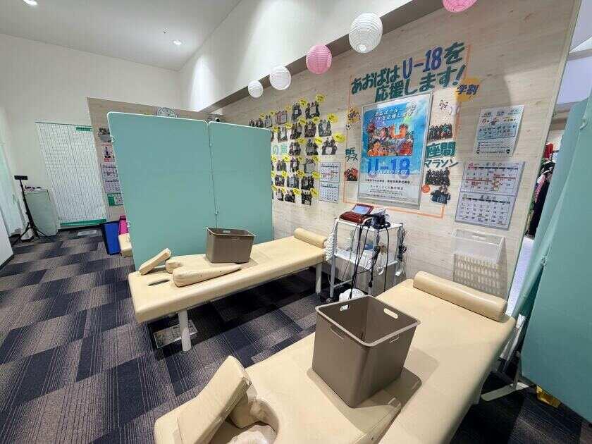 あおばグループ 町田マルイあおば接骨院　はりきゅう院の制服7