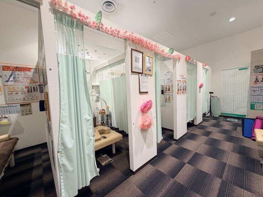 あおばグループ 町田マルイあおば接骨院　はりきゅう院の制服8