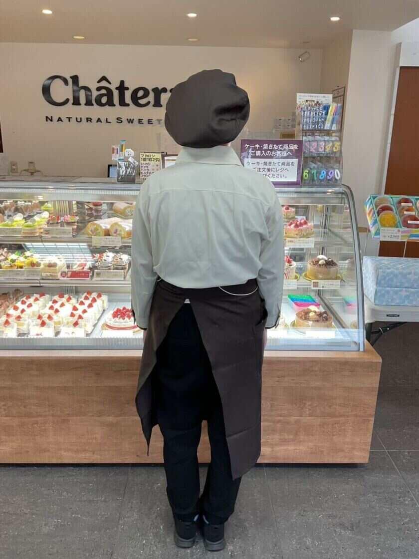 シャトレーゼ　加賀店の制服2