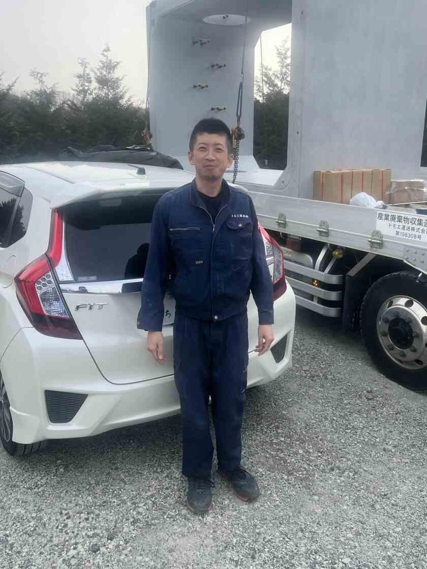 トモエ運送株式会社の制服3