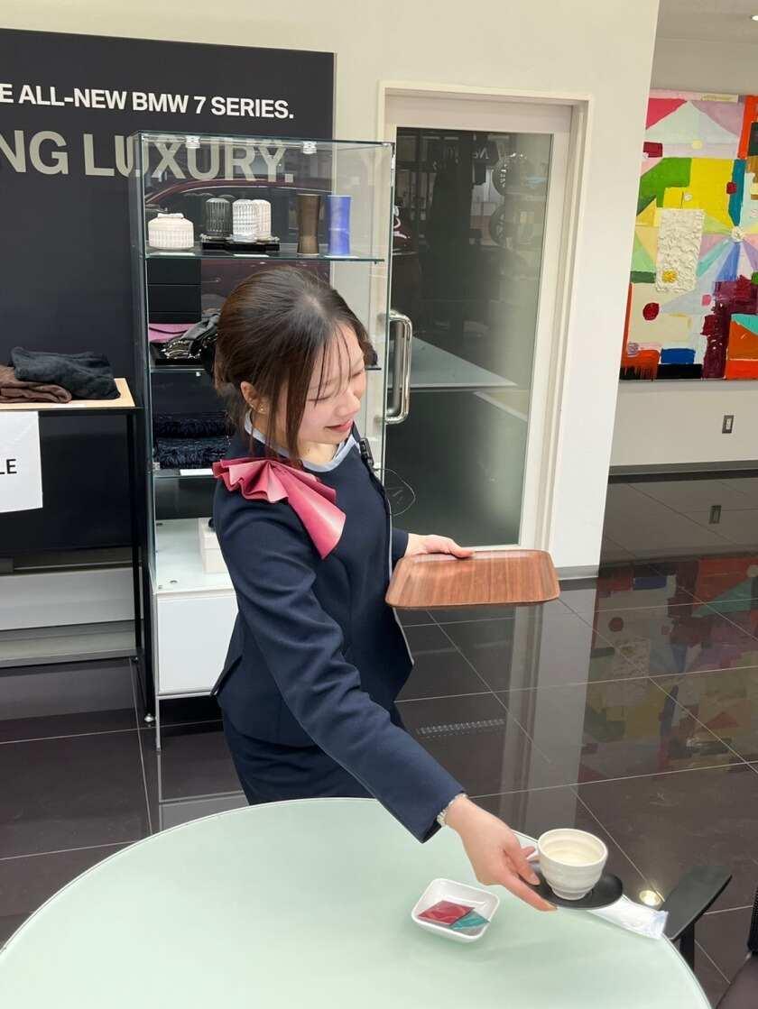 Keihan BMW 枚方店の制服1