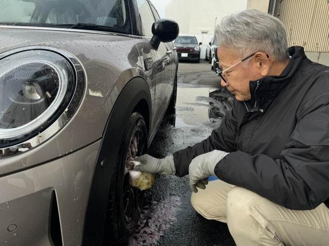 枚方店/洗車/週1日～/バイク通勤可/未経験/シニア/車好き歓迎(サービス、枚方市)のイメージ画像