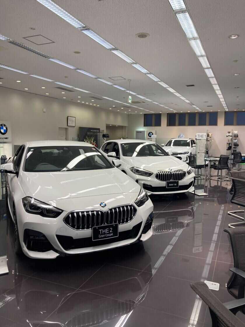 Keihan BMW 枚方店の制服3