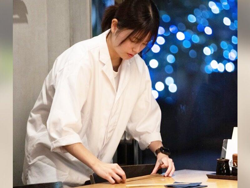 蕎麦前山都　麻布台ヒルズの制服2