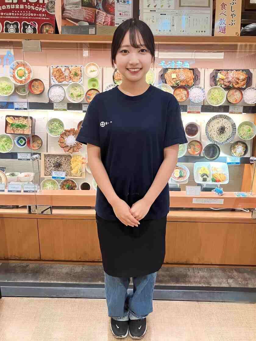 黒ぶたや アトレ大井町店の制服1