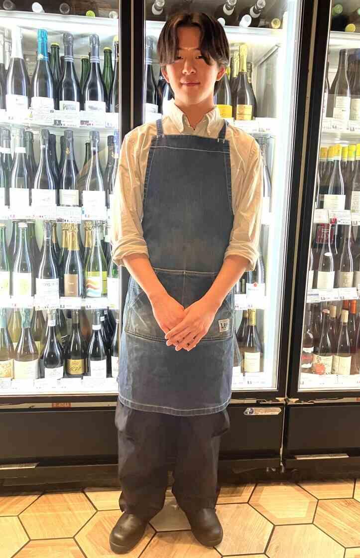 ダブリュー横浜 ザ ワインホールの制服1