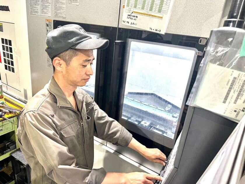 株式会社イワタの制服2