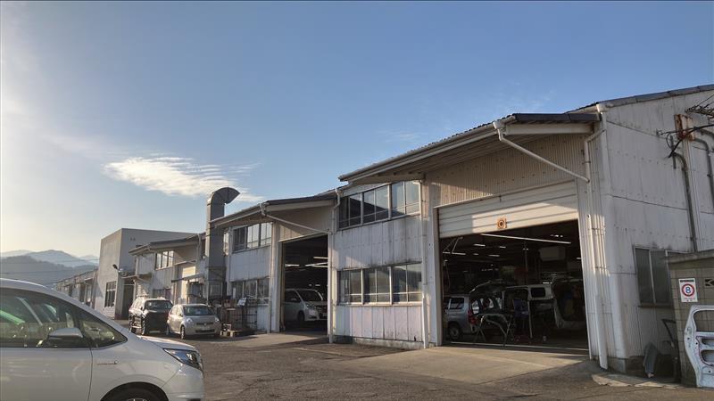 ウエインズトヨタ神奈川株式会社　中津サービスセンター店の制服5