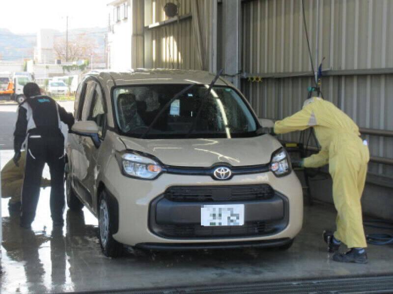 ウエインズトヨタ神奈川株式会社　秦野サービスセンター店の制服3