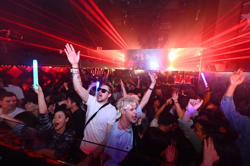 KITSUNE KYOTO｜週末は時給+100円UP★河原町駅・三条駅スグ!!の制服2