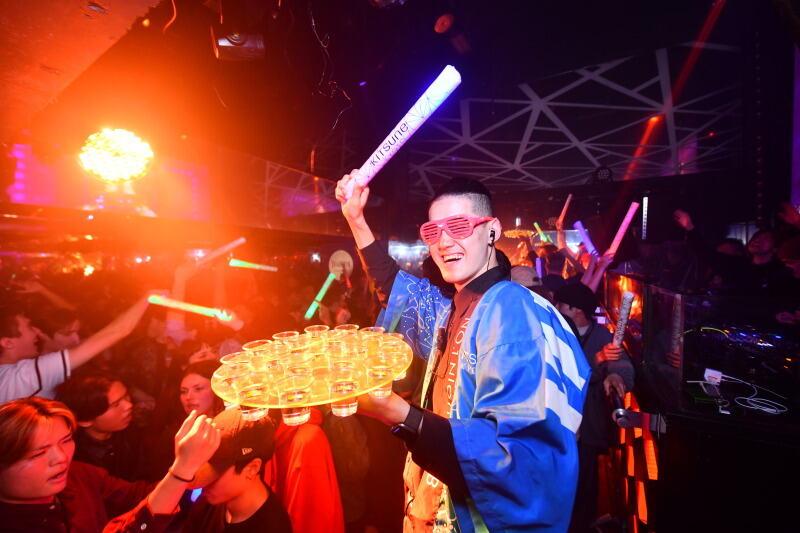 KITSUNE KYOTO★ナイトクラブ｜週末は時給+100円UP♪の仕事画像1