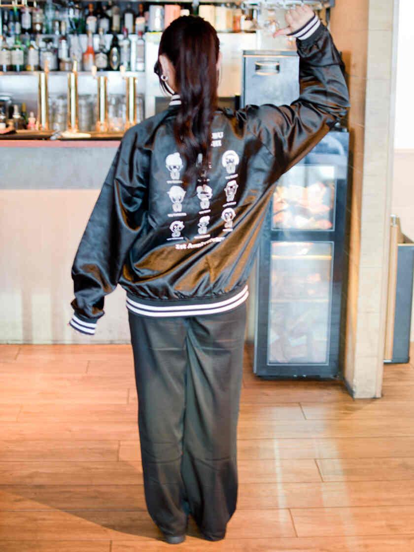 NIKUAZABU 新橋店の制服3