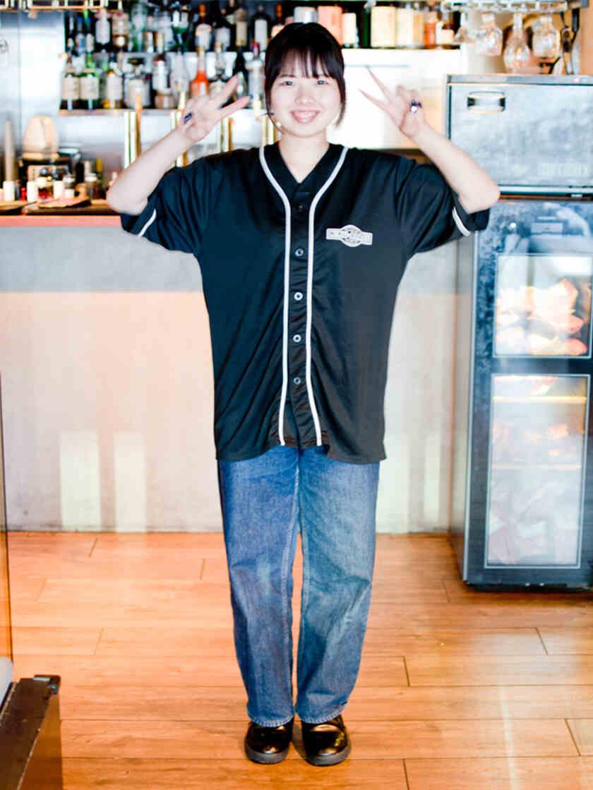 NIKUAZABU 新橋店の制服5