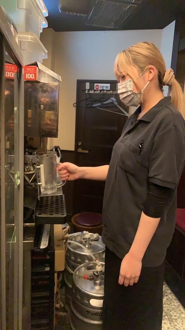 京ちゃばな　新大阪駅店の制服2